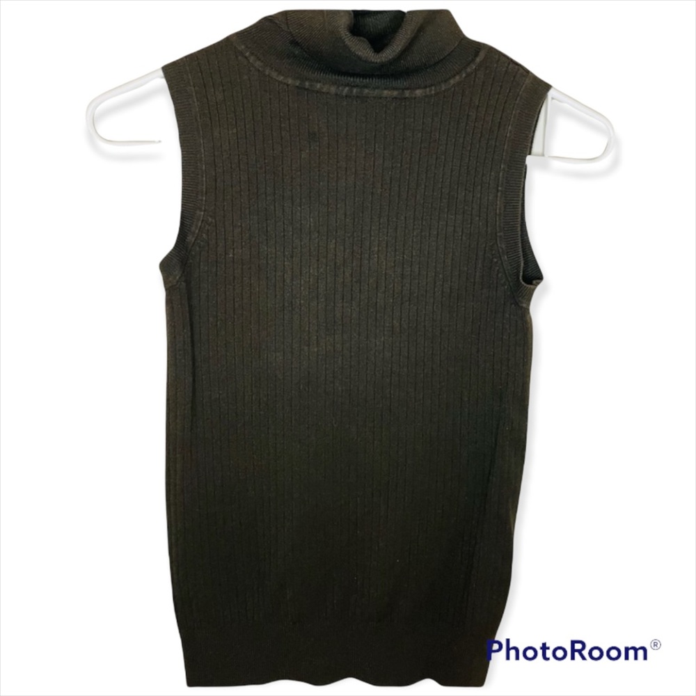 Sleeveless Turtleneck Lightweight
